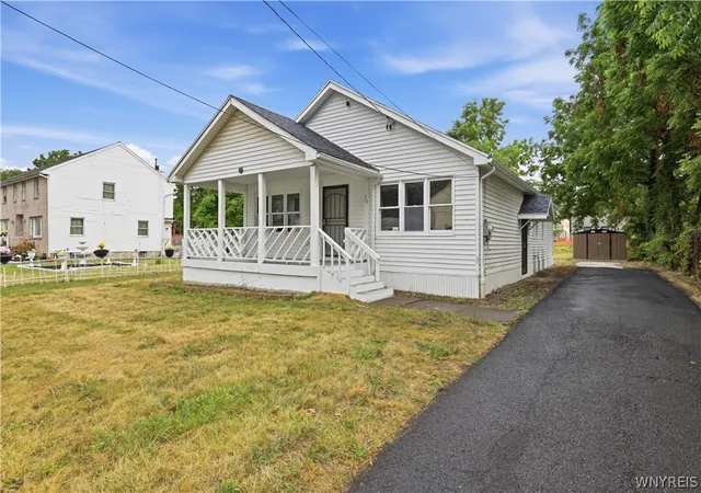 Photo 3 of Sale Pending at 74 Grey St, Buffalo, NY 14212 | MLS# B1703612 | Listing updated on 2026-08-18