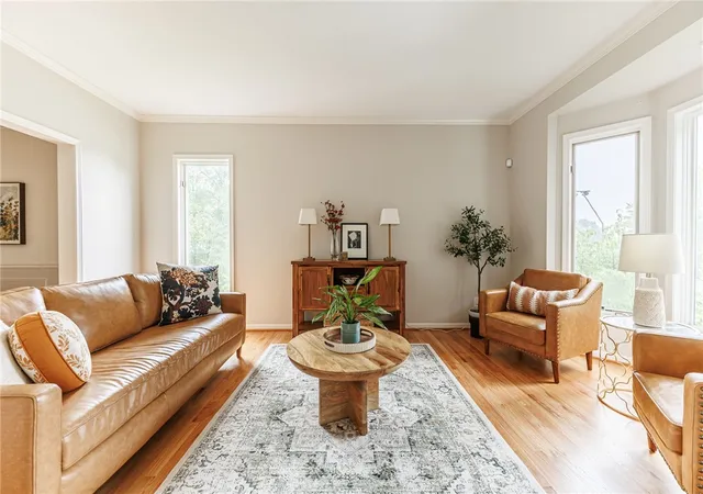 Photo 4 of Sale Pending at 9 Chelten Rise, Fairport, NY 14450 | MLS# R1706472 | Listing updated on 2026-08-19