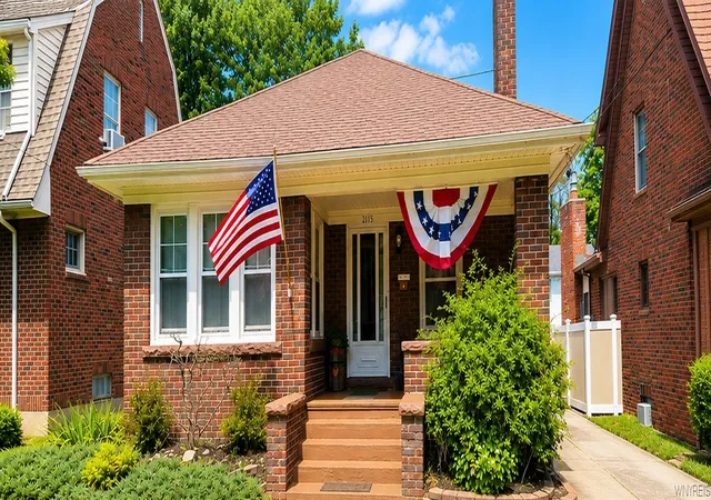 Photo 1 of Sale Pending at 1318 Norwood Ave, Niagara Falls, NY 14305 | MLS# B1705740 | Listing updated on 2026-09-04