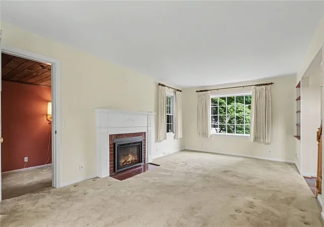 Photo 3 of Sale Pending at 210 Washington Ave, Rochester, NY 14617 | MLS# R1705776 | Listing updated on 2026-09-03