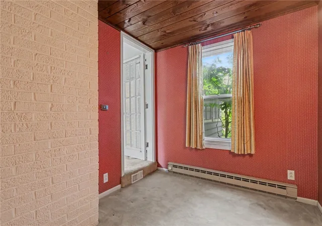 Photo 4 of Sale Pending at 210 Washington Ave, Rochester, NY 14617 | MLS# R1705776 | Listing updated on 2026-09-03
