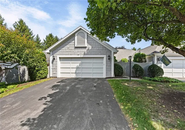Listing Photo 4 - Condo for sale in building located at 51 Greenwood Park, Pittsford, NY 14534