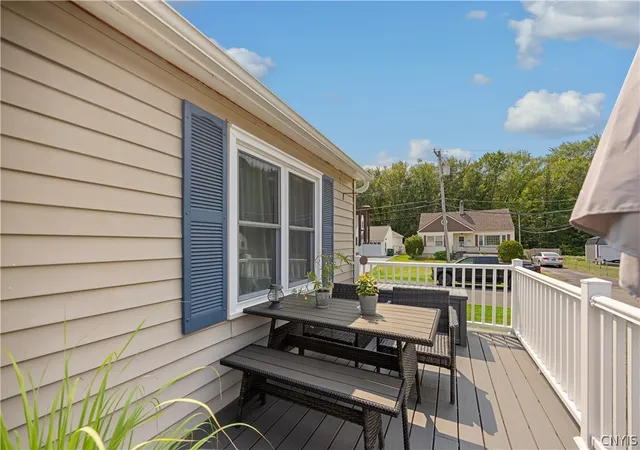 Photo 3 of Sale Pending at 105 Keith Dr, Syracuse, NY 13212 | MLS# S1706670 | Listing updated on 2026-08-16
