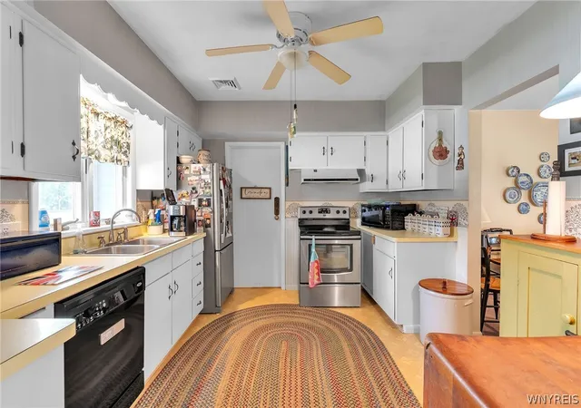 Photo 3 of Sale Pending at 10880 Telegraph Rd, Medina, NY 14103 | MLS# B1706709 | Listing updated on 2026-09-01