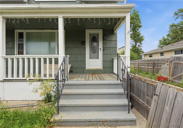 Photo 3 of Single family home for sale at 120 Dupont Ave, Tonawanda, NY 14150 | MLS# B1706835 | Listing updated on 2026-09-11