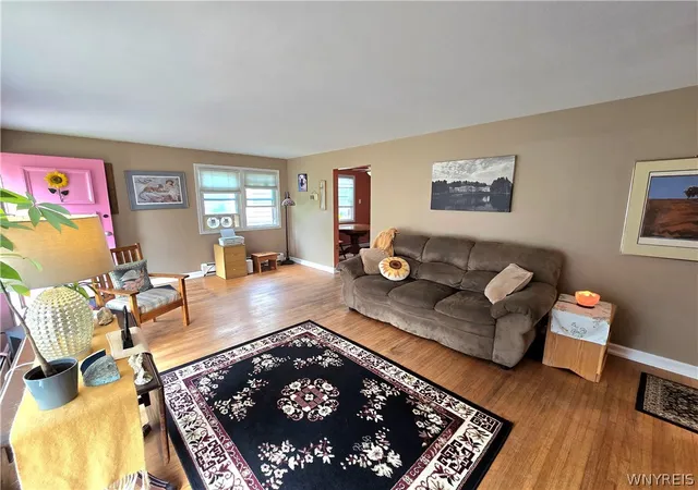 Photo 4 of Sale Pending at 161 Longmeadow Rd, Buffalo, NY 14226 | MLS# B1706238 | Listing updated on 2026-08-28