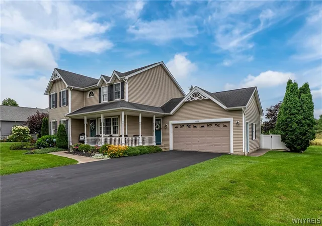 Photo 2 of Single family home for sale at 7202 Brookside Dr, Lockport, NY 14094 | MLS# B1706674 | Listing updated on 2026-09-04