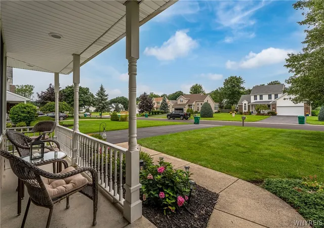Photo 3 of Single family home for sale at 7202 Brookside Dr, Lockport, NY 14094 | MLS# B1706674 | Listing updated on 2026-09-04