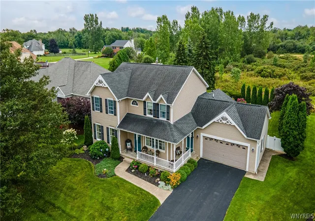 Photo 3 of Single family home for sale at 7202 Brookside Dr, Lockport, NY 14094 | MLS# B1706674 | Listing updated on 2026-09-04