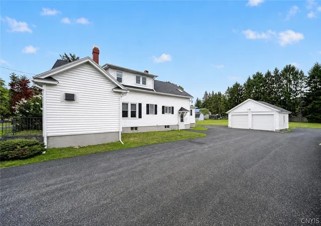 Listing Photo 4 - Condo for sale in building located at 4304 Fay Rd, Syracuse, NY 13219