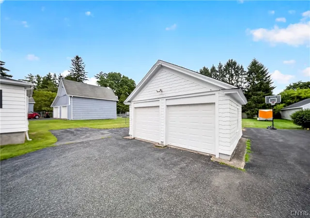 Listing Photo 5 - Condo for sale in building located at 4304 Fay Rd, Syracuse, NY 13219