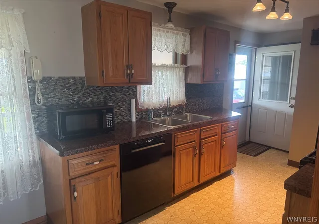 Photo 2 of Sale Pending at 23 Diane Dr, Buffalo, NY 14225 | MLS# B1706816 | Listing updated on 2026-09-08