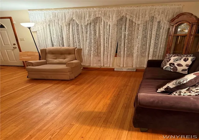 Photo 4 of Sale Pending at 23 Diane Dr, Buffalo, NY 14225 | MLS# B1706816 | Listing updated on 2026-09-08