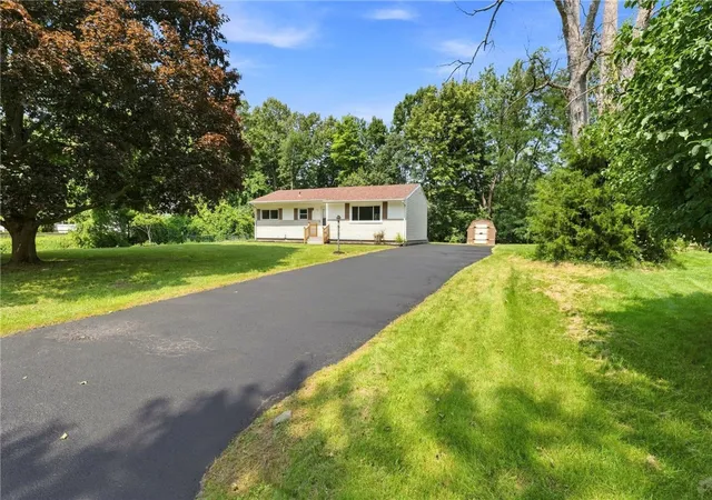 Photo 3 of Sale Pending at 152 Princess Dr, Rochester, NY 14623 | MLS# R1706818 | Listing updated on 2026-08-26