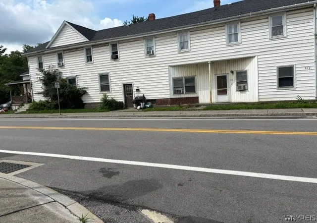 Photo 1 of Sale Pending at 902 S Main St, Medina, NY 14103 | MLS# B1706226 | Listing updated on 2026-08-13