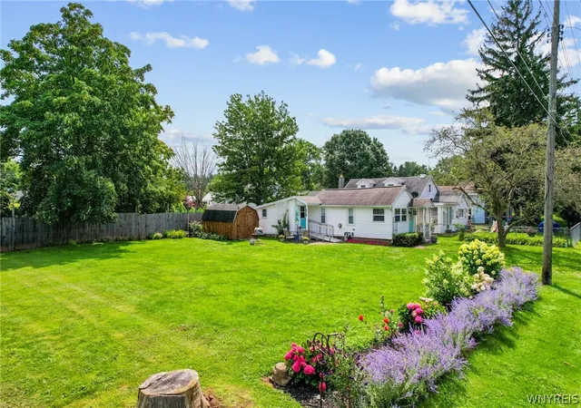 Photo 2 of Single family home for sale at 1595 Franklin St, Olcott, NY 14126 | MLS# B1706697 | Listing updated on 2026-08-13