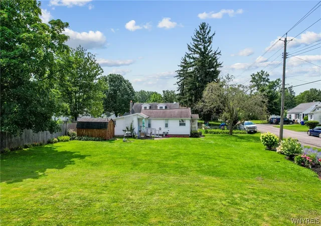 Photo 3 of Single family home for sale at 1595 Franklin St, Olcott, NY 14126 | MLS# B1706697 | Listing updated on 2026-08-13
