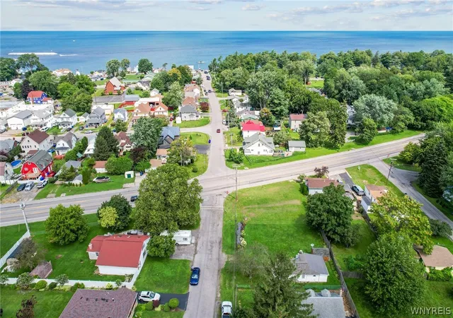 Photo 4 of Single family home for sale at 1595 Franklin St, Olcott, NY 14126 | MLS# B1706697 | Listing updated on 2026-08-13