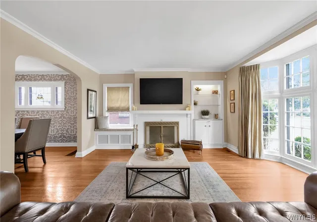 Photo 3 of Sale Pending at 28 Bissell Dr, Buffalo, NY 14226 | MLS# B1706845 | Listing updated on 2026-09-16