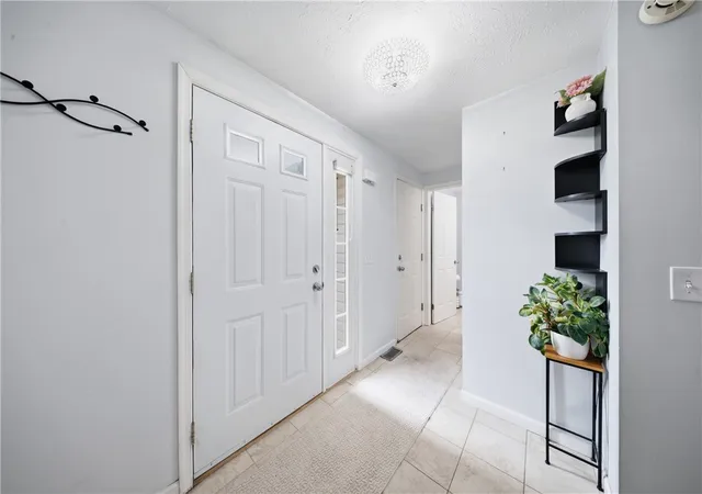 Photo 3 of Sale Pending at 120 Courtshire Ln, Penfield, NY 14526 | MLS# R1705810 | Listing updated on 2026-08-20