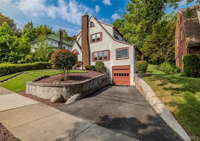 Photo 2 of Sale Pending at 256 Shotwell Park, Syracuse, NY 13206 | MLS# S1706202 | Listing updated on 2026-08-27
