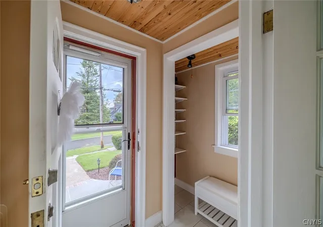 Photo 4 of Sale Pending at 256 Shotwell Park, Syracuse, NY 13206 | MLS# S1706202 | Listing updated on 2026-08-27