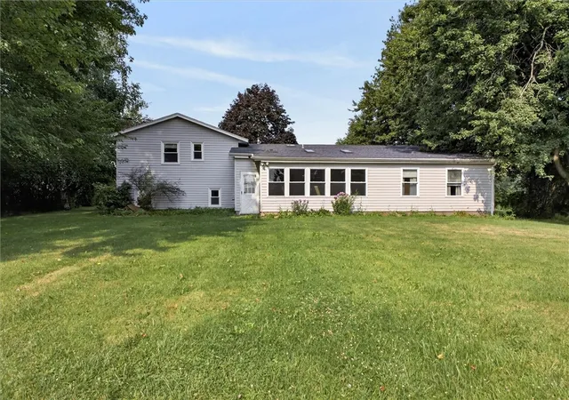 Photo 4 of Sale Pending at 334 Lighthouse Rd, Hilton, NY 14468 | MLS# R1706937 | Listing updated on 2026-08-27