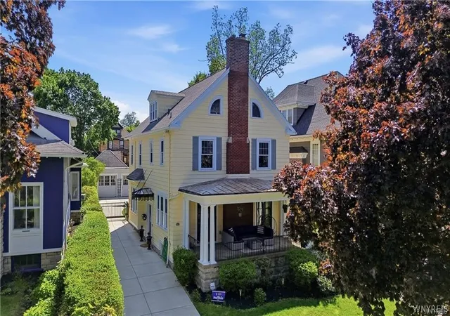 Photo 1 of Single family home for sale at 40 Jewett Pkwy, Buffalo, NY 14214 | MLS# B1706510 | Listing updated on 2026-08-29