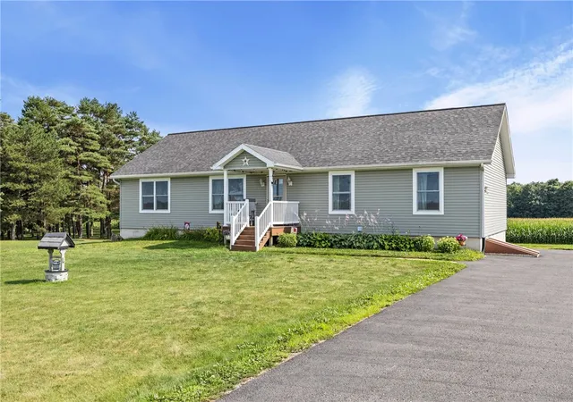 Photo 3 of Sale Pending at 3406 Miller Rd, Auburn, NY 13021 | MLS# R1702989 | Listing updated on 2026-08-28