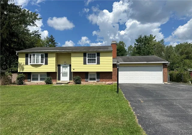 Photo 1 of Single family home for sale at 5941 Farrington Rd, Cicero, NY 13039 | MLS# S1706305 | Listing updated on 2026-09-10