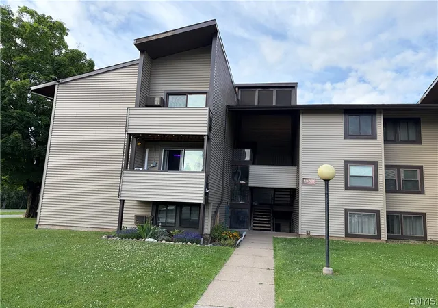 Photo 1 of Sale Pending at 530 Village Blvd N, Baldwinsville, NY 13027 | MLS# S1706461 | Listing updated on 2026-09-10