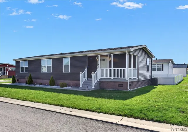 Photo 1 of Single family home for sale at 4325 Hurontario Ave, Niagara Falls, NY 14304 | MLS# B1706990 | Listing updated on 2026-08-27