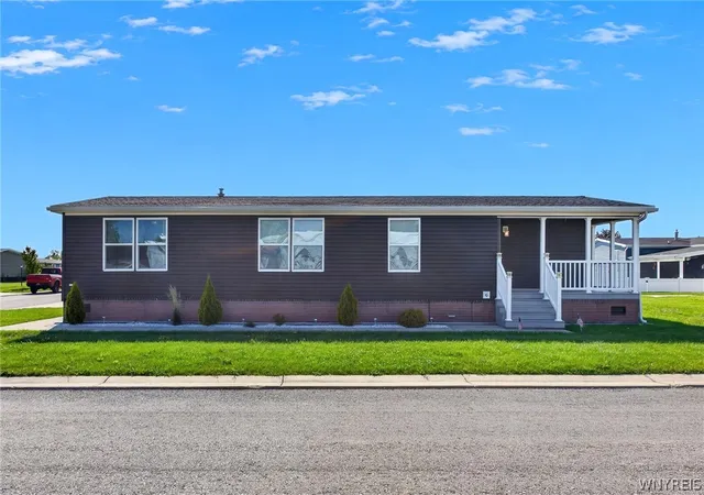Photo 2 of Single family home for sale at 4325 Hurontario Ave, Niagara Falls, NY 14304 | MLS# B1706990 | Listing updated on 2026-08-27