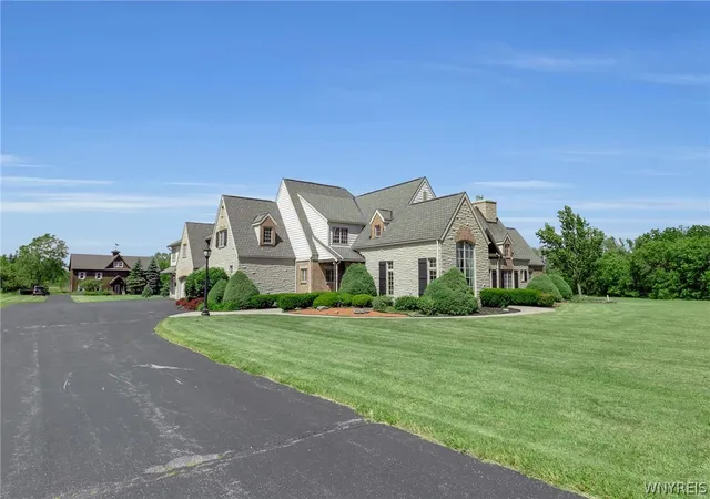Photo 4 of Single family home for sale at 10360 Keller Rd, Clarence, NY 14031 | MLS# B1691858 | Listing updated on 2026-08-18