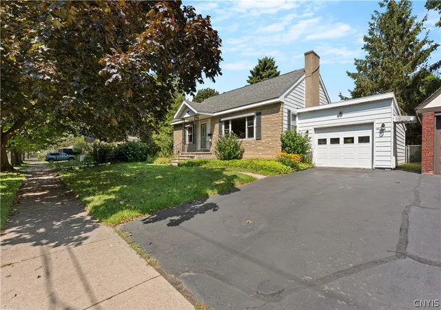 Photo 2 of Single family home for sale at 77 W 7th Street, Oswego, NY 13126 | MLS# S1706831 | Listing updated on 2026-09-06