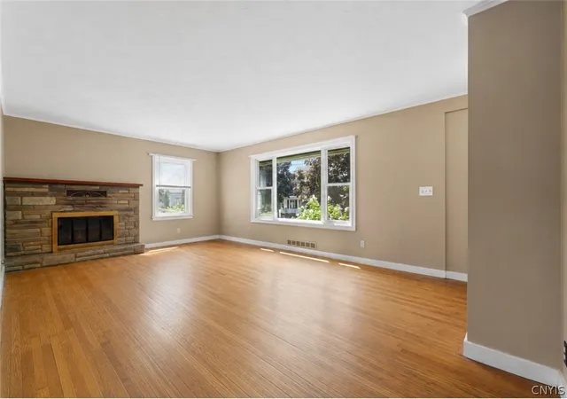 Photo 3 of Single family home for sale at 77 W 7th Street, Oswego, NY 13126 | MLS# S1706831 | Listing updated on 2026-09-06