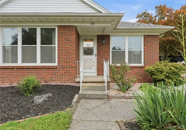Photo 4 of Single family home for sale at 138 Woodshire N, Getzville, NY 14068 | MLS# B1705741 | Listing updated on 2026-09-02