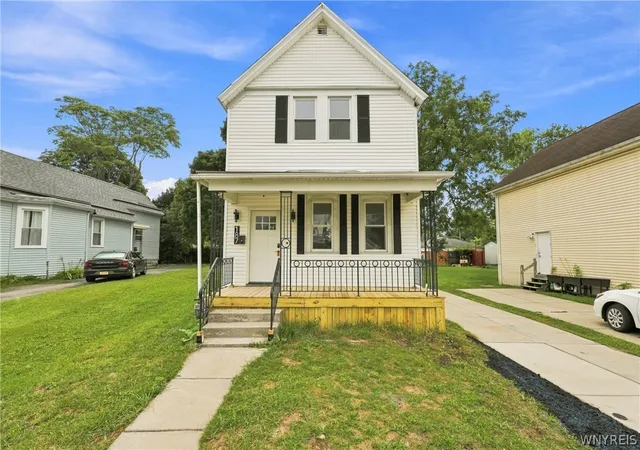 Photo 1 of Sale Pending at 187 Chester St, Buffalo, NY 14208 | MLS# B1706758 | Listing updated on 2026-08-30