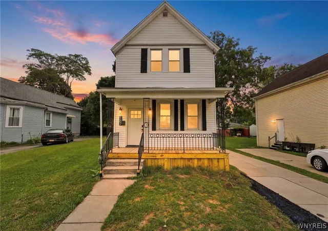 Photo 2 of Sale Pending at 187 Chester St, Buffalo, NY 14208 | MLS# B1706758 | Listing updated on 2026-08-30