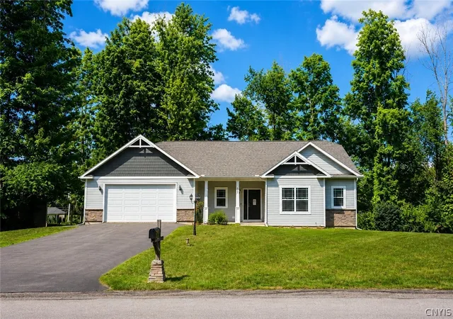 Photo 1 of Sale Pending at 7924 Springwoods Cir, Baldwinsville, NY 13027 | MLS# S1706771 | Listing updated on 2026-09-14