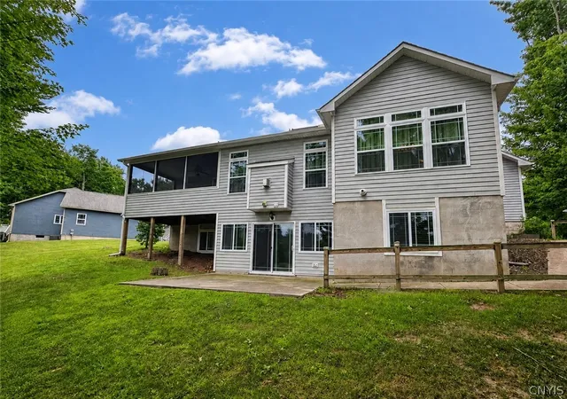 Photo 2 of Sale Pending at 7924 Springwoods Cir, Baldwinsville, NY 13027 | MLS# S1706771 | Listing updated on 2026-09-14