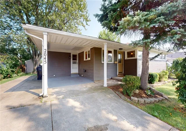 Photo 2 of Sale Pending at 2045 Parker Blvd, Tonawanda, NY 14150 | MLS# B1707005 | Listing updated on 2026-09-09