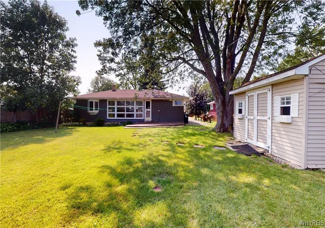 Photo 3 of Sale Pending at 2045 Parker Blvd, Tonawanda, NY 14150 | MLS# B1707005 | Listing updated on 2026-09-09