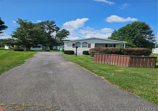 Photo 2 of Manufactured home for sale at 523 Patricia Dr, Clinton, NY 13323 | MLS# S1705909 | Listing updated on 2026-08-17