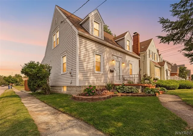Photo 2 of Sale Pending at 383 Springville Ave, Buffalo, NY 14226 | MLS# B1706030 | Listing updated on 2026-09-14