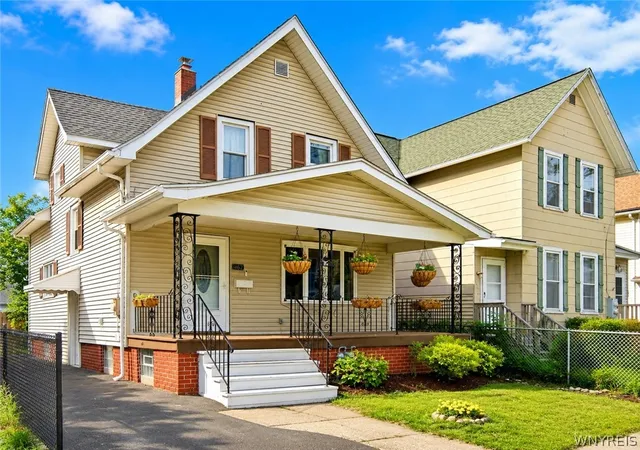 Photo 1 of Sale Pending at 462 Broad St, Tonawanda, NY 14150 | MLS# B1706229 | Listing updated on 2026-08-24