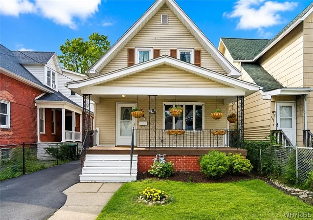 Photo 2 of Sale Pending at 462 Broad St, Tonawanda, NY 14150 | MLS# B1706229 | Listing updated on 2026-08-24