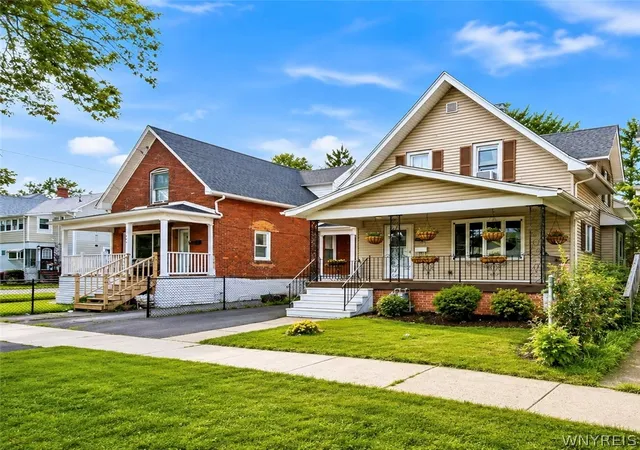 Photo 3 of Sale Pending at 462 Broad St, Tonawanda, NY 14150 | MLS# B1706229 | Listing updated on 2026-08-24