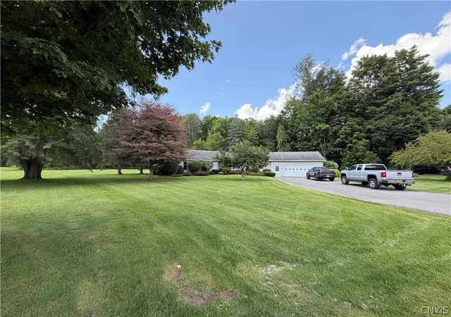 Photo 2 of Single family home for sale at 6481 N Manlius Rd, Kirkville, NY 13082 | MLS# S1707074 | Listing updated on 2026-09-13