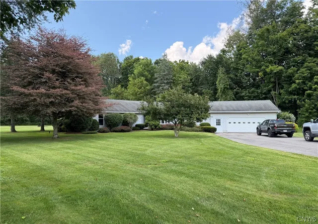 Photo 3 of Single family home for sale at 6481 N Manlius Rd, Kirkville, NY 13082 | MLS# S1707074 | Listing updated on 2026-09-13